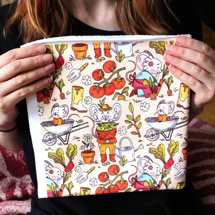 Coupon de tissu illustré "Souris potager" 48x48 cm – Popeline & French Terry – motif enfantin