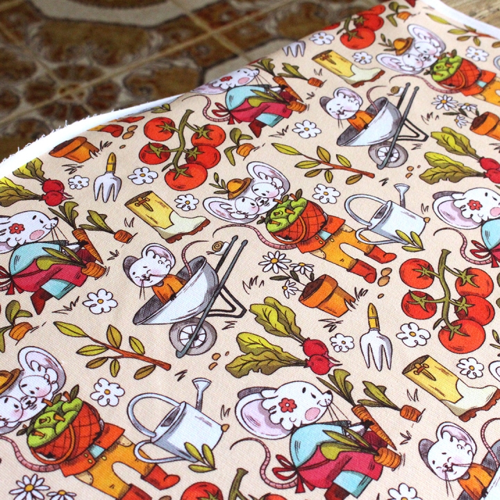Coupon de tissu illustré "Souris potager" 48x48 cm – Popeline & French Terry – motif enfantin