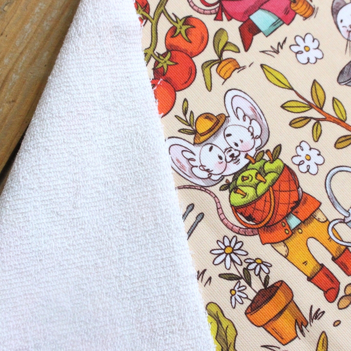 Tissu illustré "Souris potager" – popeline, velours & French terry – motif enfantin