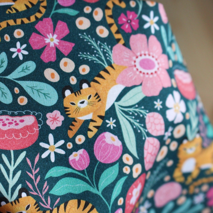 Coupon de tissu illustré "Tigres" 48x48 cm – Popeline & French Terry – motif enfantin