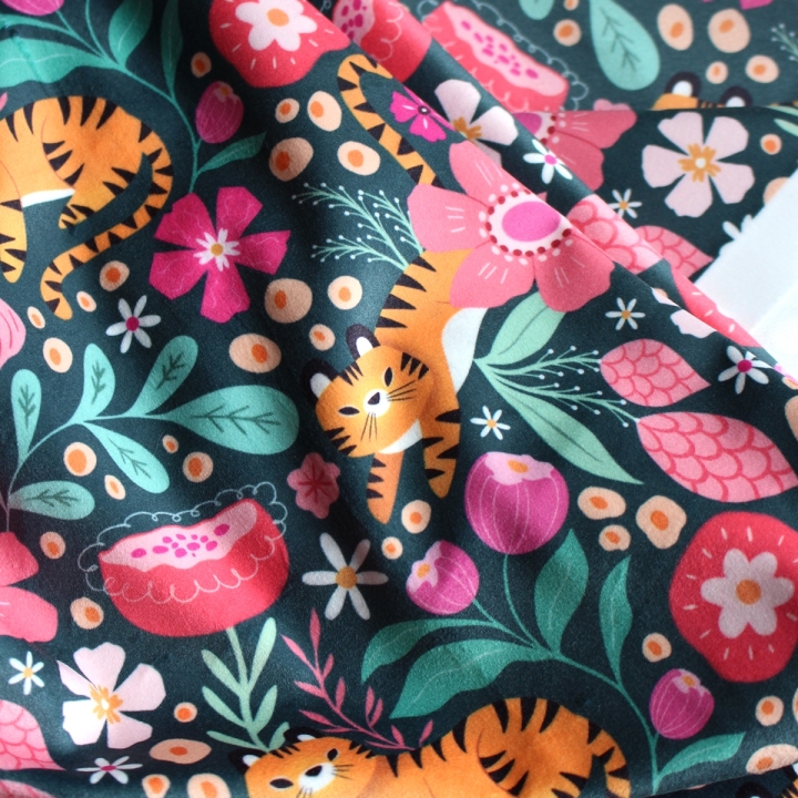 Tissu illustré "Tigres" – popeline, velours & French terry – motif enfantin