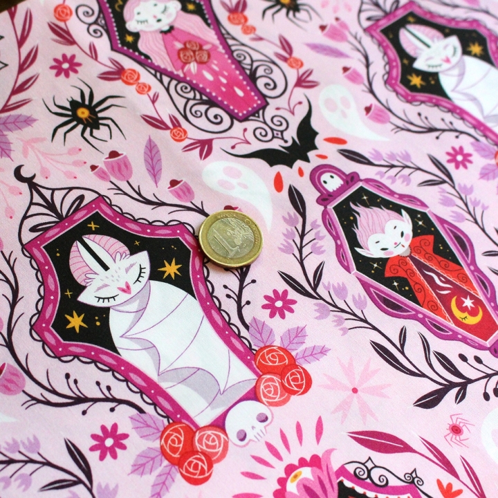 Tissu illustré "Vampire Night" – popeline, velours & French terry – motif spooky, halloween