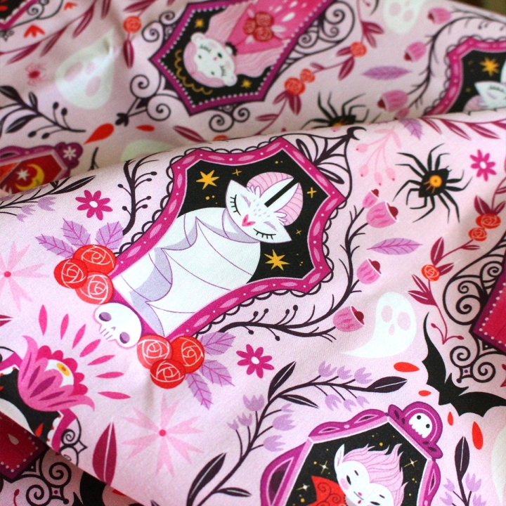 Tissu illustré "Vampire Night" – popeline, velours & French terry – motif spooky, halloween