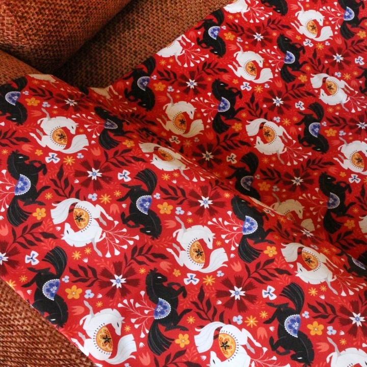 Tissu illustré "Cheval de feu" – popeline, velours & French terry – motif poétique, folklorique