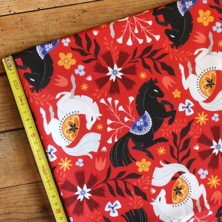 Tissu illustré "Cheval de feu" – popeline, velours & French terry – motif poétique, folklorique
