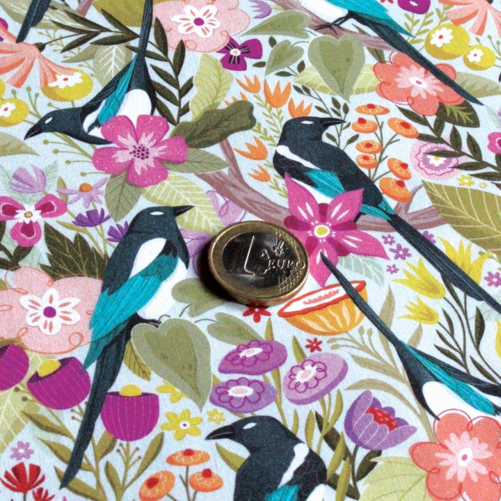 Coupon de tissu illustré "Les pies du printemps" 48x48 cm – Popeline & French Terry – motif printanier, coloré