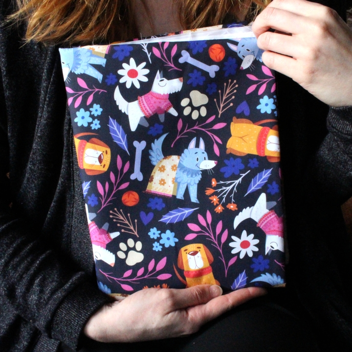 Tissu illustré "Dog lover" – popeline, velours & French terry – motif enfantin