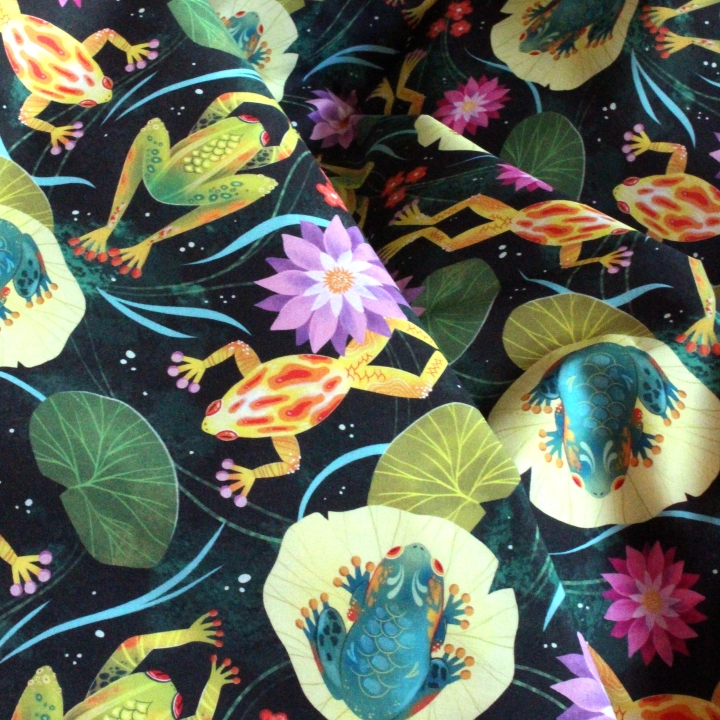 Tissu illustré "Grenouilles et nénuphars" – popeline, velours & French terry – motif printanier, coloré