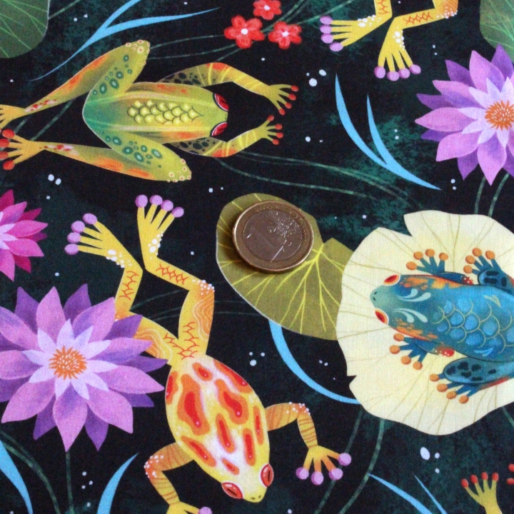 Tissu illustré "Grenouilles et nénuphars" – popeline, velours & French terry – motif printanier, coloré