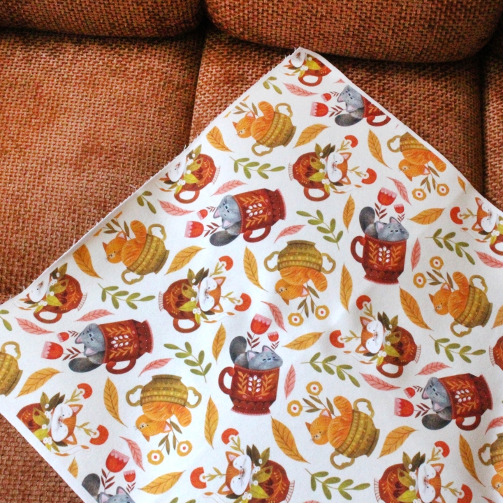 Coupon de tissu illustré "Les chats du salon de thé" 48x48 cm