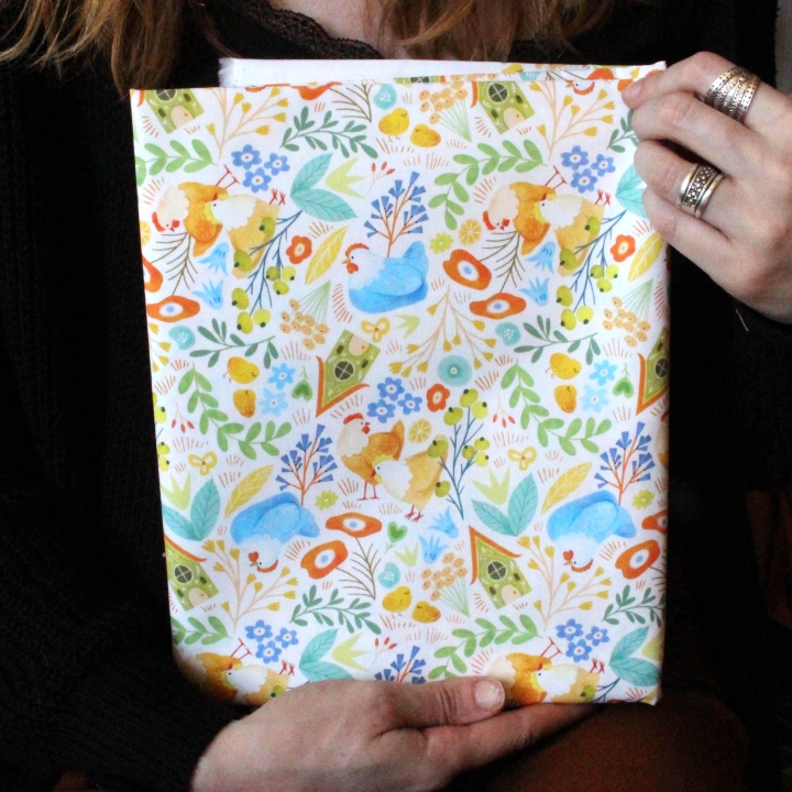 Tissu illustré "Poules printanières"