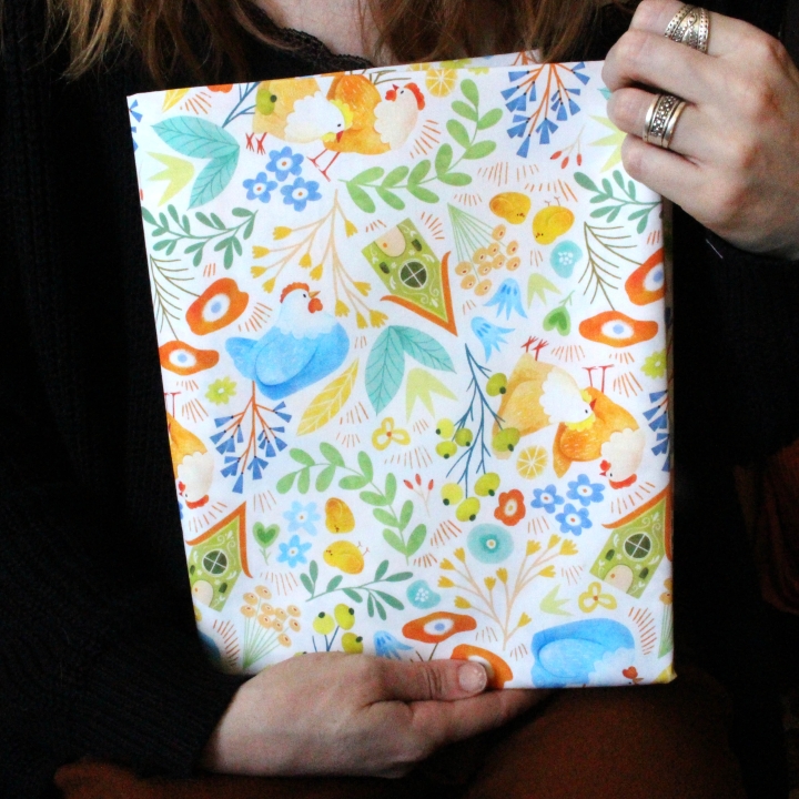 Tissu illustré "Poules printanières"