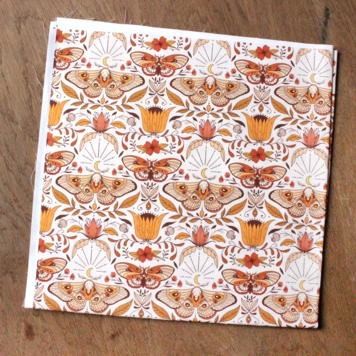 coupon popeline 48x48 cm / Papillons Luna- taille S / tissu tâché