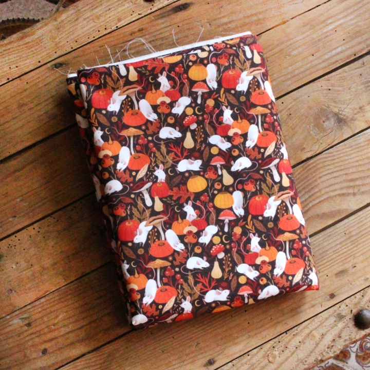 VIDE ATELIER / Tissu popeline / 2 mètres / Souris citrouilles - taille S